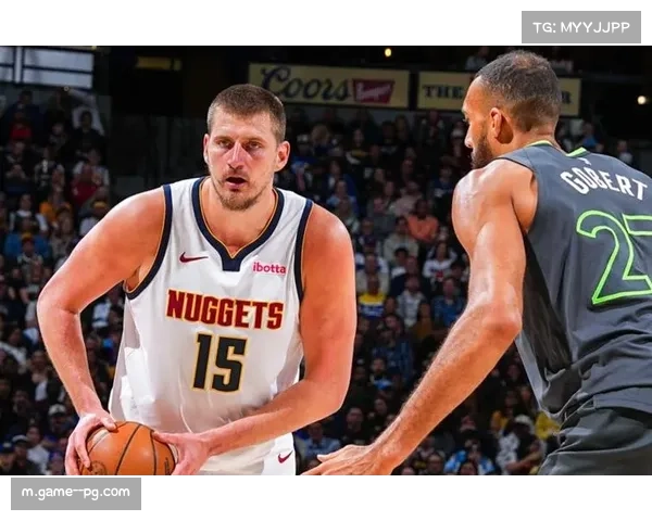 掘金雷霆对决约基奇命中三分加杰林威无球犯规，一回合3+1扳平比分